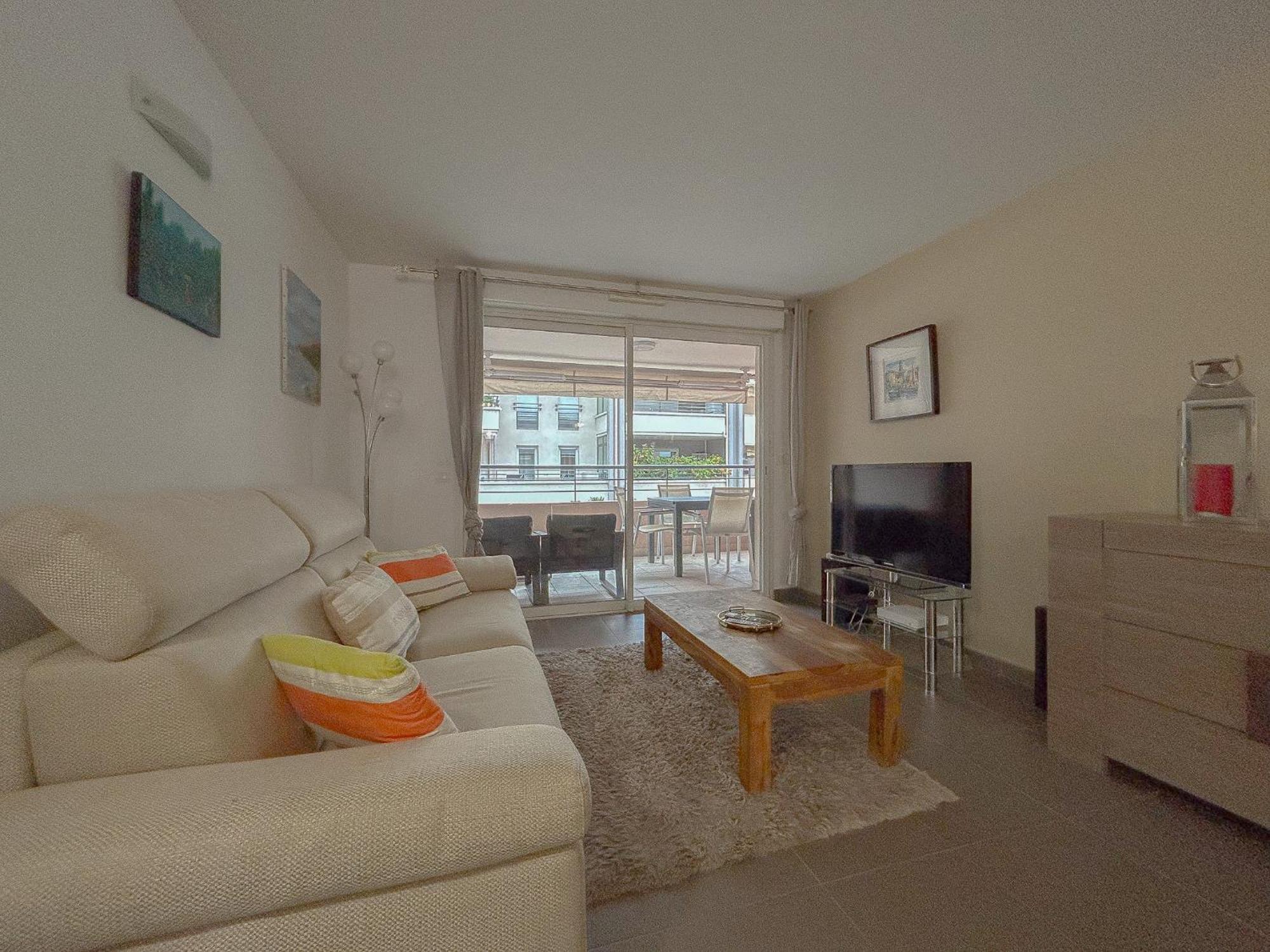 Appartement Centrale A 100 M Des Plages Rue De Provence Saint-Raphaël Esterno foto